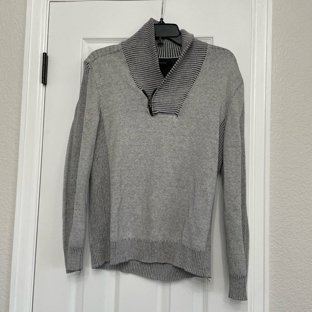 V neck men’s sweater